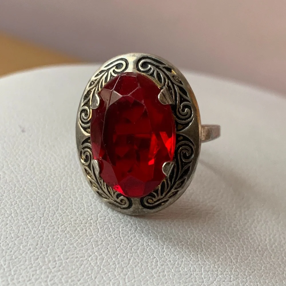 STERLING ANTIQUE OVAL RUBY RED CRYSTAL STONE RING